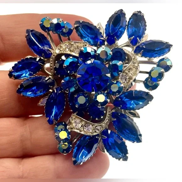 Vintage 1960s Silver Tone Blue Faceted Crystal Brooch Pin Aurora Borealis MCM - Picture 3 of 7